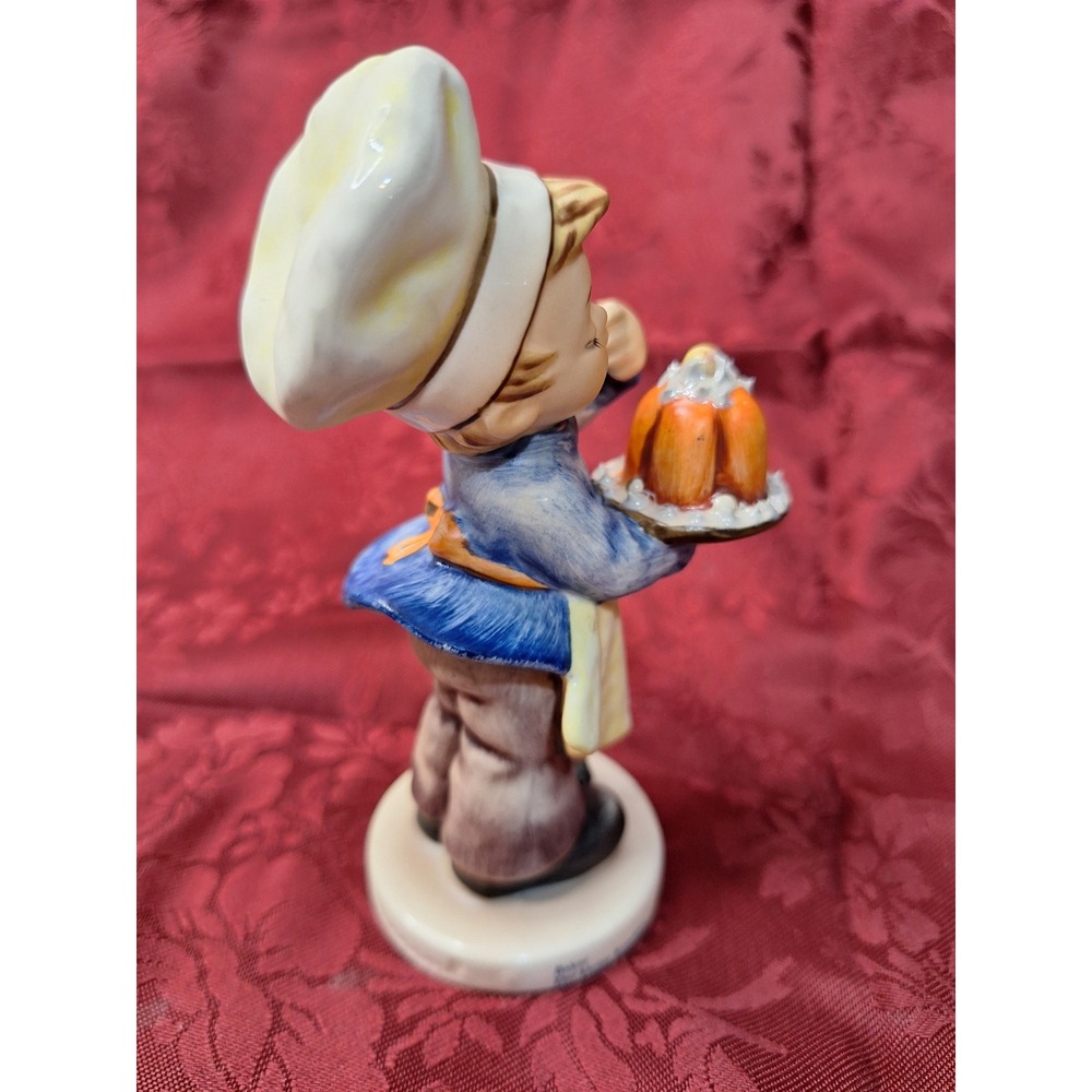 Goebel Hummel Figurine 128 Baker Boy Chef Bake to Perfection W‎ Germany TMK-6 - Picture 10 of 10